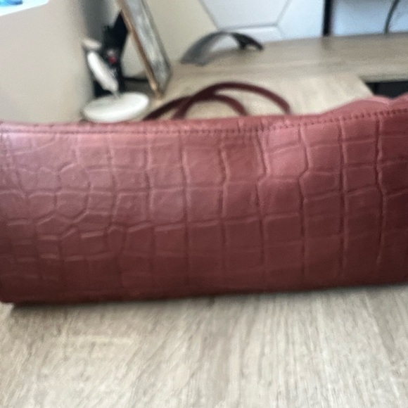 AMERICAN LEATHER CO. Lenox Brown triple entry leather Crocodile-Embossed bag - Picture 5 of 16